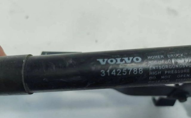 31352879 Volvo Zawias maski prawy