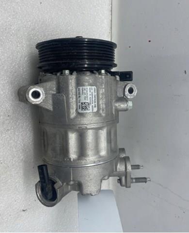 Do koszyka Sprężarka klimatyzacji Ford Focus IV HP