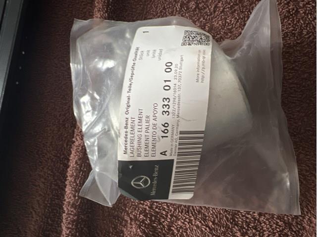 Silentblock przedniego wahacza dolnego Mercedes A1663330100 cena, od 23,53 USD