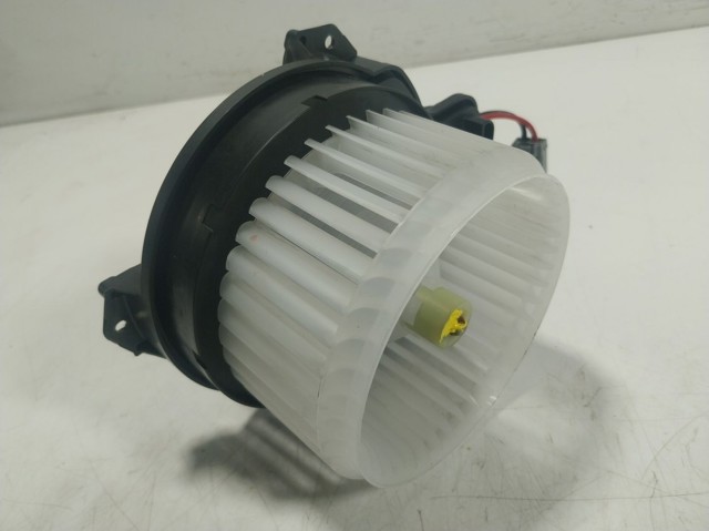 Do koszyka Silniczek wentylatora nagrzewnicy (ogrzewacza wnętrza) Ford Focus IV HP