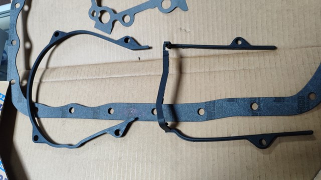 Zestaw uszczelek silnika pełny FE0199100 Mazda
