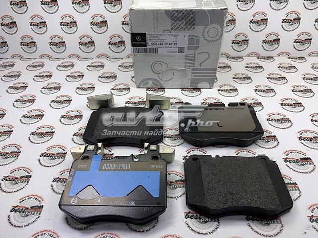 Klocki hamulcowe przednie tarczowe A0004207902 Mercedes