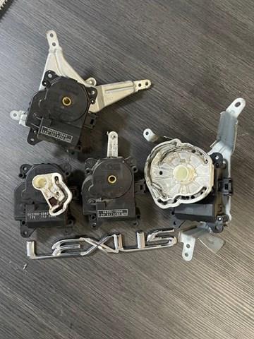 Silniczek klapy nagrzewnicy 8710635170 Toyota