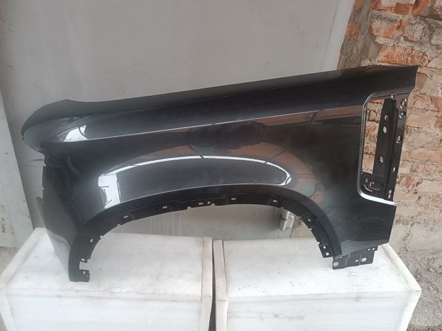 Błotnik przedni lewy Land Rover LR131387 cena, od 988,17 USD