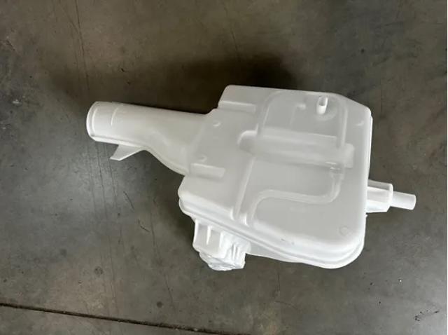 Zbiorniczek spryskiwacza szyb A9108690200 Mercedes