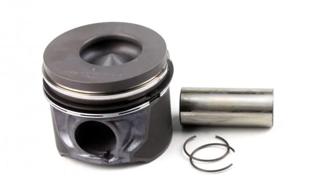 130021000100 NE/NPR Tłok, komplet do jednego cylindru, STD