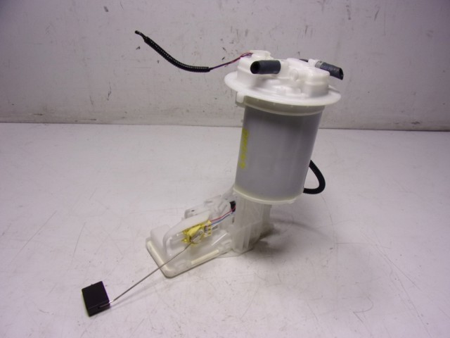 Do koszyka Moduł pompy paliwowej z czujnikiem poziomu paliwa Toyota Yaris CROSS MXP