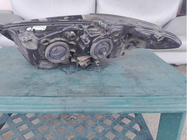 Do koszyka DS7313W029CD Ford Reflektor prawy