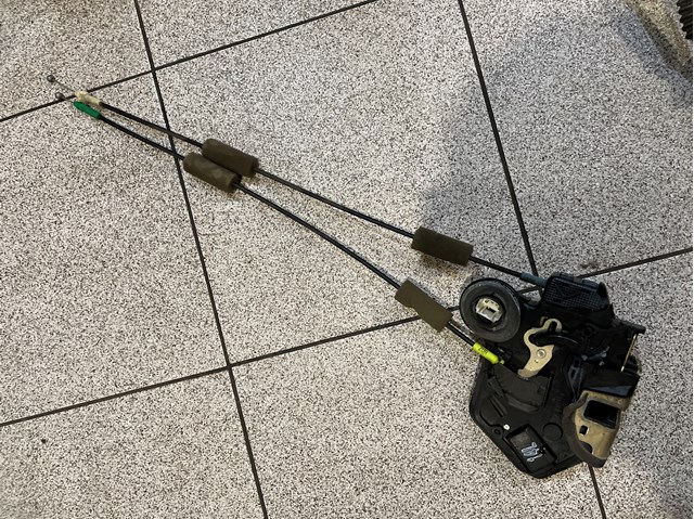 Zamek drzwi tylnych lewych do Lexus RX 330/350 U3