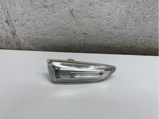 13273104 General Motors Powtarzacz kierunkowskazu na błotniku prawy