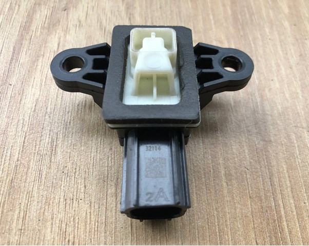 Do koszyka CK5214C676AA Land Rover Czujnik AIRBAG przedni