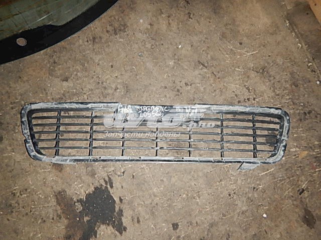 Do koszyka 531120K120 Toyota Kratka zderzaka przedniego środkowa