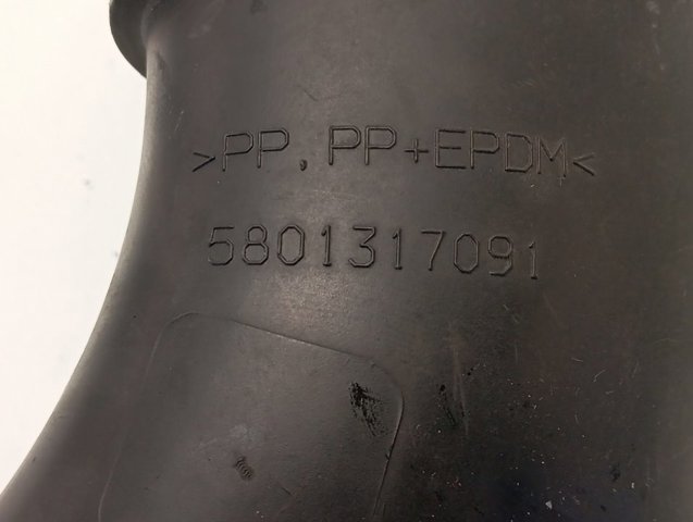 5801317091 Iveco Króciec powietrza, wlot filtra powietrznego