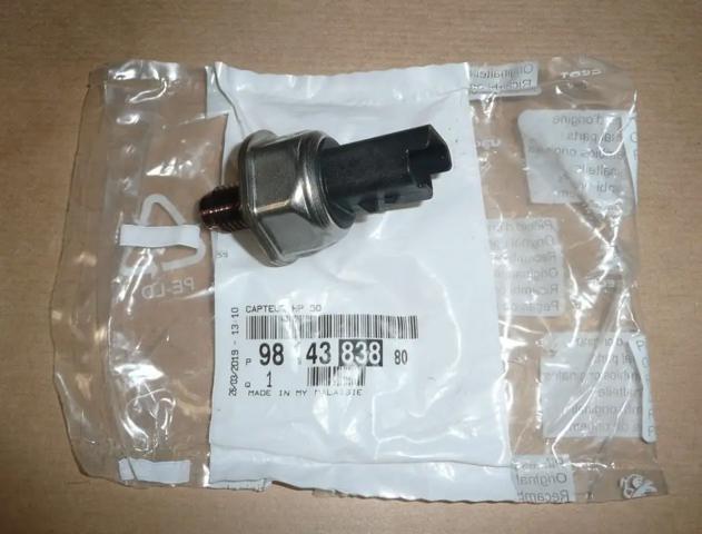 9814383880 Peugeot/Citroen Czujnik ciśnienia paliwa