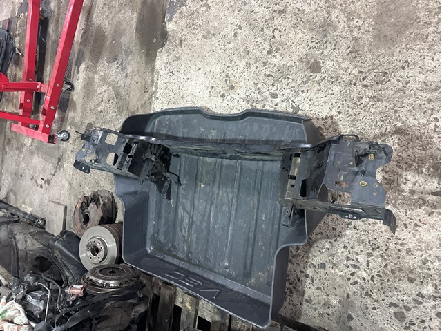 30796864 Volvo osłona chłodnicy górna (panel mocowania reflektorów)
