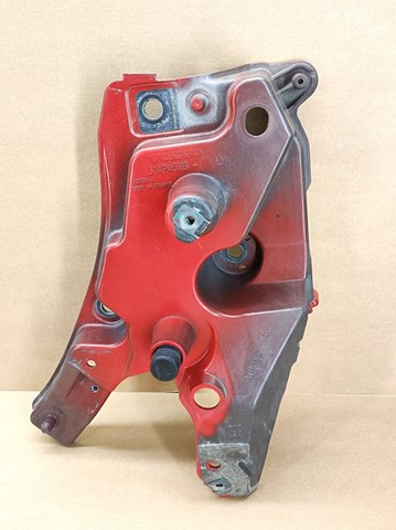 Wspornik do mocowania błotnika przedniego prawy przedni Volvo 32288929 cena, od 42,91 USD