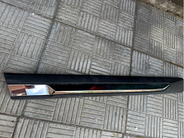 Listwa ochronna drzwi tylnych lewych dolna Nissan/Infiniti 828776FR0A