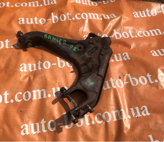 Wahacz zawieszenia przedniego dolny prawy UR6134300B Mazda