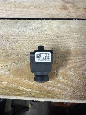 Kamera systemu zapewnienia widoczności Volvo 32340119 cena, od 286,37 USD