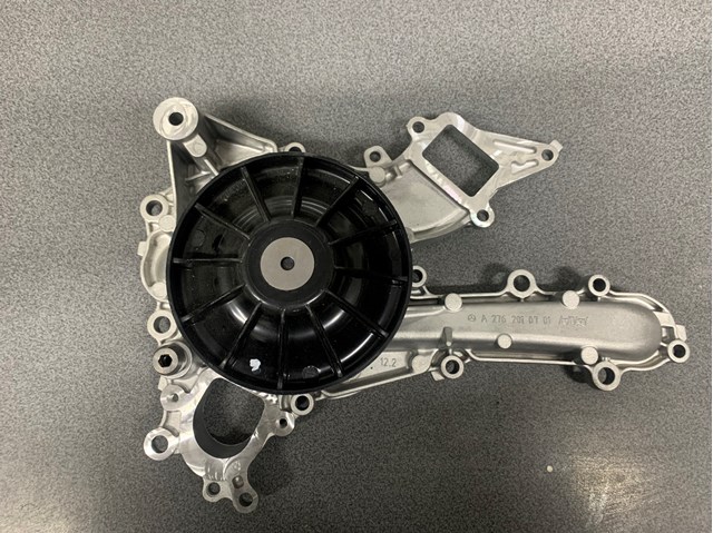 Pompa chłodząca wodna Mercedes A2762010701 cena, od 116,23 USD
