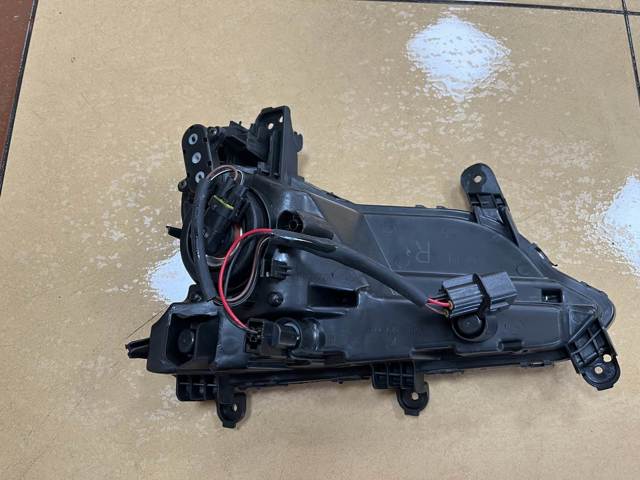 Do koszyka 922022W520 Hyundai/Kia Lampa przeciwmgielna prawa