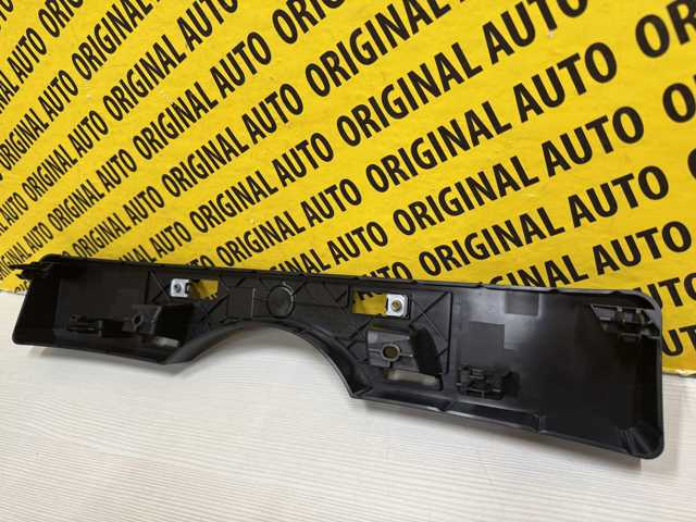 Ramka do mocowania przedniej tablicy rejestracyjnej 5211433520 Toyota