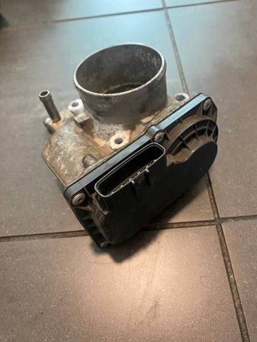 Przepustnica, komplet Toyota 2203037050 cena, od 154,69 USD