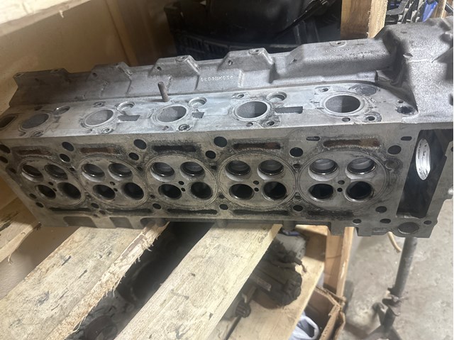 Do koszyka 6120102320 Mercedes Głowica cylindrów