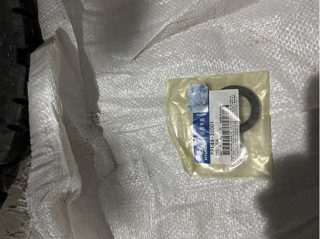 Do koszyka 221443B001 Hyundai/Kia Uszczelniacz wałka rozrządu silnika
