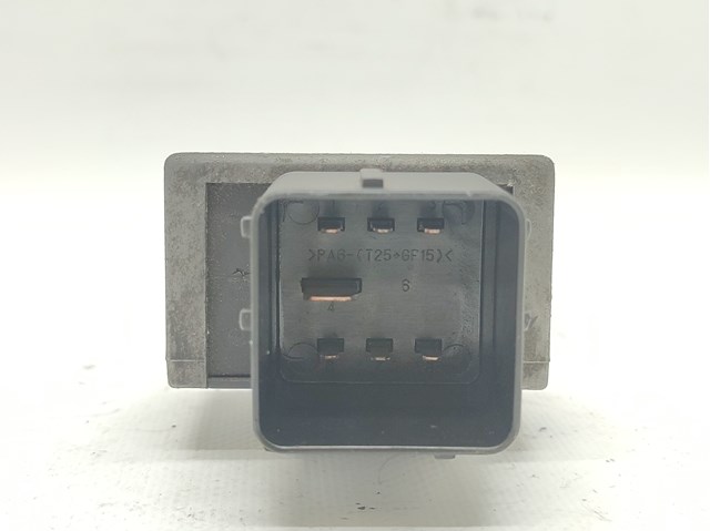 1106700Q0A Nissan/Infiniti Przekaźnik świec żarowych