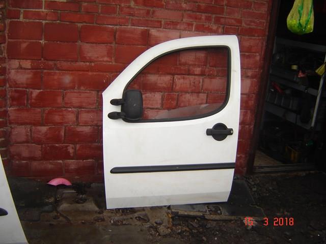  Drzwi przednie lewe Fiat Doblo 1