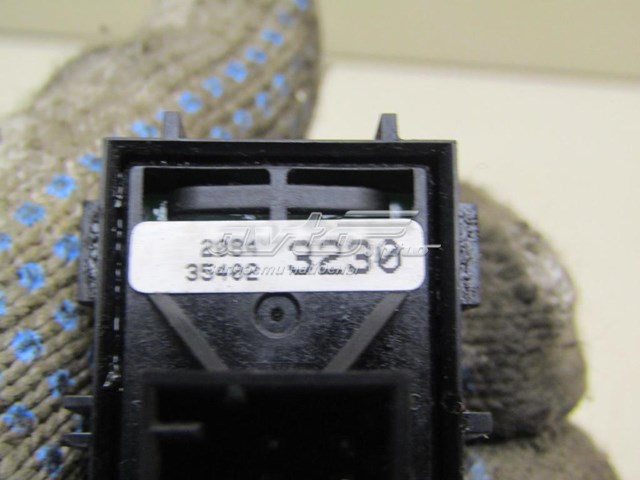 Przycisk elektromechanicznego hamulca postojowego (ręcznego) Opel 20843230 cena, od 61,25 USD