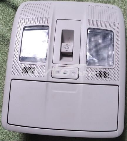 Lampka oświetlenia kabiny Mazda KD4569971 cena, od 56,18 USD