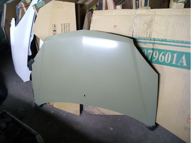 Do koszyka Maska silnika Geely Mk  