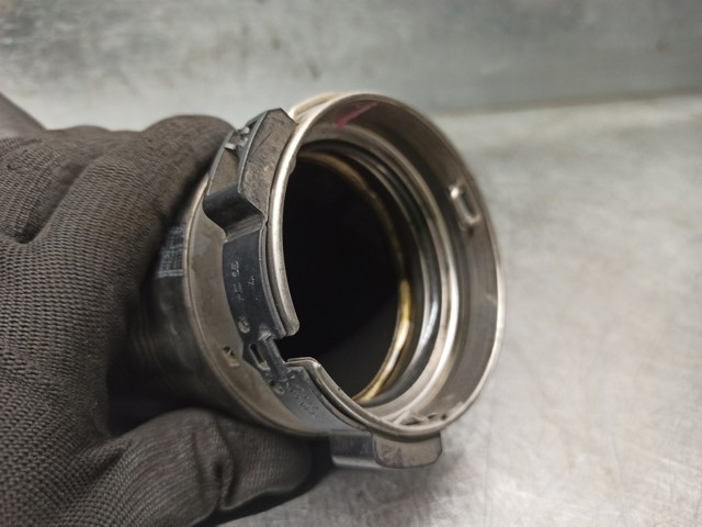 Przewód (króciec) intercoolera 31338545 Volvo