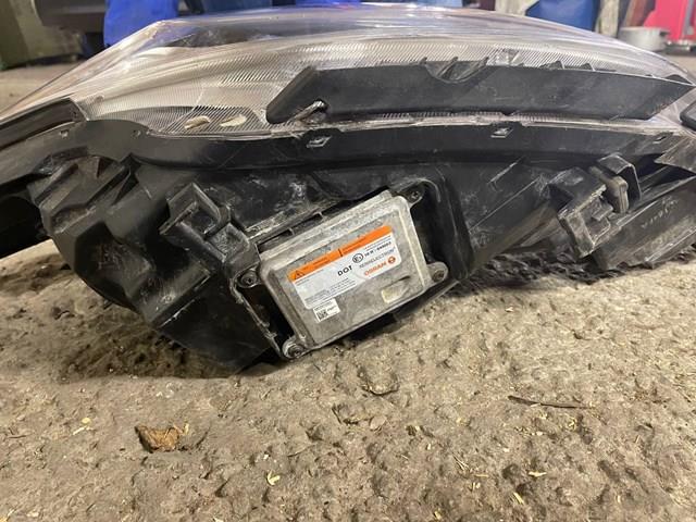 Reflektor prawy Hyundai/Kia 92102D4070 cena, od 203,91 USD
