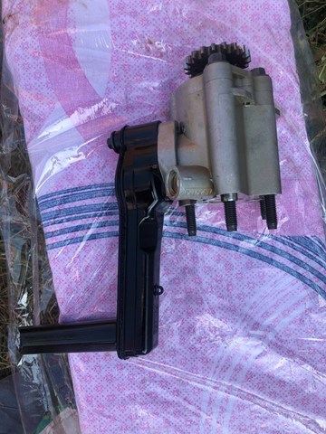 Pompa oleju LF0214100 Ford