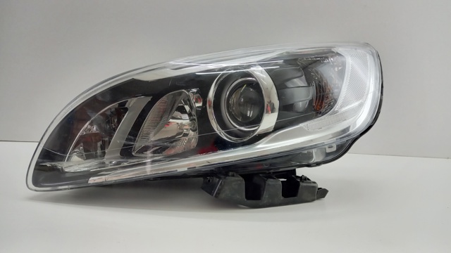 Reflektor lewy Volvo 31698818 cena, od 94,11 USD