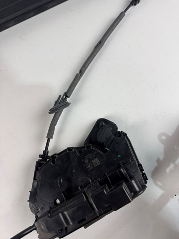 Zamek drzwi tylnych lewych do Volkswagen Jetta VII BU3, BU4