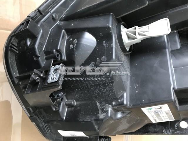 Reflektor lewy Renault DUSTER II