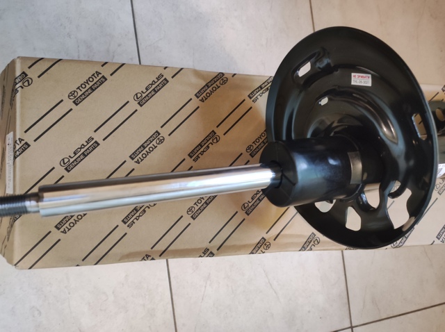 Amortyzator przedni lewy Toyota 4852080626 cena, od 169,66 USD