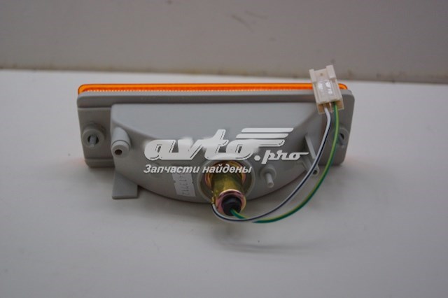 Kierunkowskaz prawy Nissan Terrano I SUV (WD21) (1986 - 1995) cena, od 13,79 USD