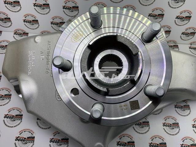 Czop (zwrotnica) przedni prawy LR146346 Land Rover