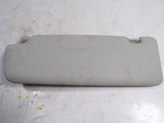 Osłona przeciwsłoneczna VAG 8K0857552P8S0 cena, od 100,98 USD