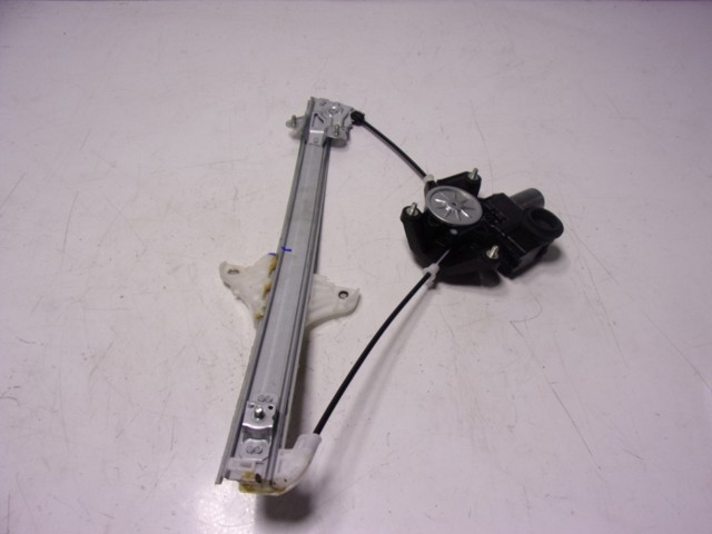 Mechanizm podnoszenia szyby drzwi przednich lewych 69820K0010 Toyota