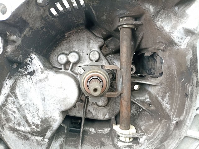  Mechaniczna skrzynia biegów w komplecie Peugeot 205 1