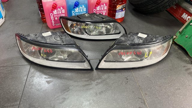 Reflektor lewy Volvo 31299585 cena, od 199,55 USD