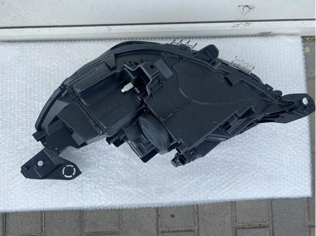 Reflektor prawy 9833036180 Peugeot/Citroen