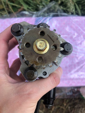 LF0214100 Ford Pompa oleju