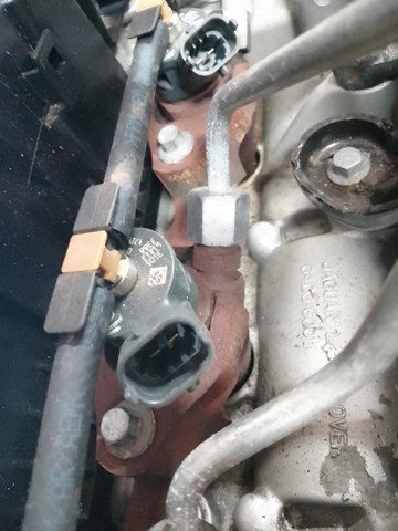 Wtryskiwacz paliwa Land Rover LR073710 cena, od 194,79 USD